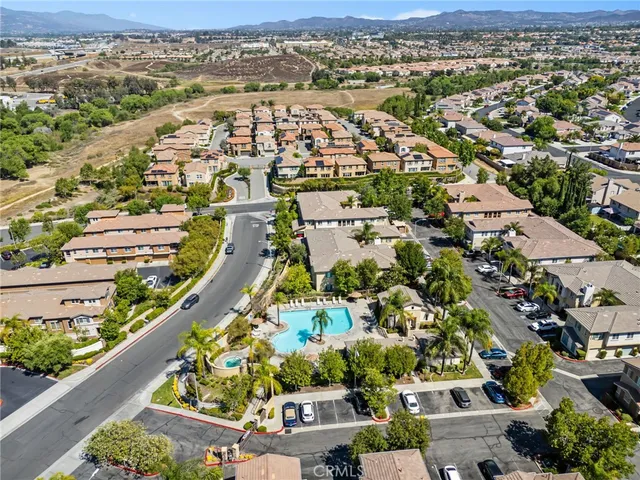 $405,000 | 26390 Arboretum Way, Unit 3004, Murrieta, CA 92563