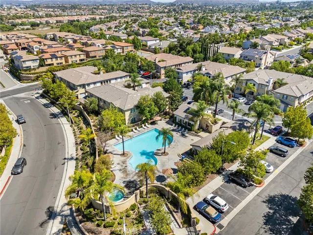 $405,000 | 26390 Arboretum Way, Unit 3004, Murrieta, CA 92563