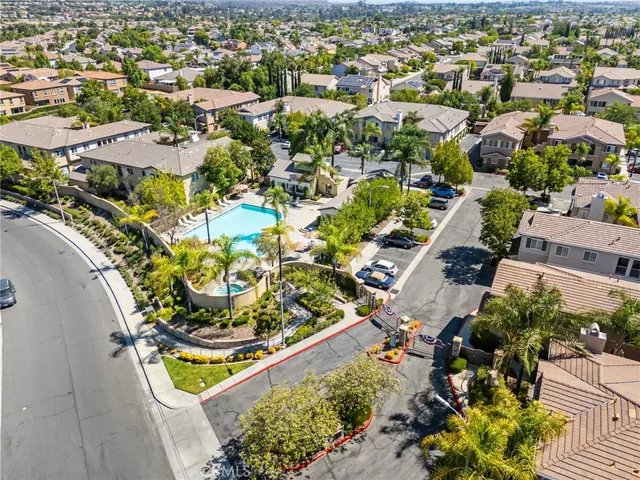 $405,000 | 26390 Arboretum Way, Unit 3004, Murrieta, CA 92563