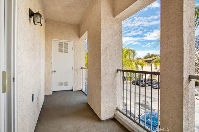 $405,000 | 26390 Arboretum Way, Unit 3004, Murrieta, CA 92563