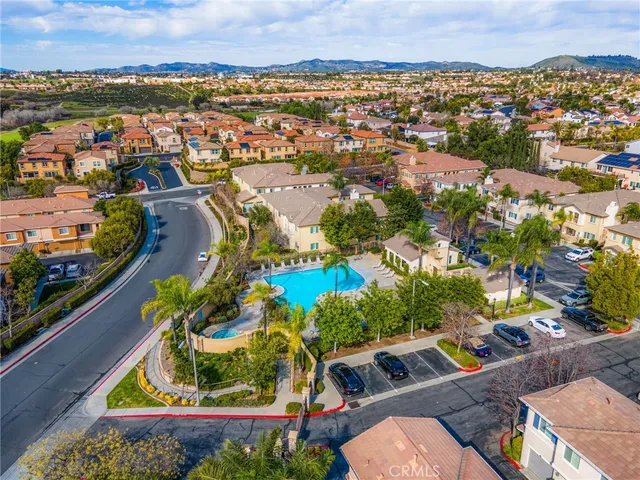 $405,000 | 26390 Arboretum Way, Unit 3004, Murrieta, CA 92563