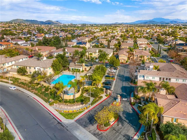 $405,000 | 26390 Arboretum Way, Unit 3004, Murrieta, CA 92563