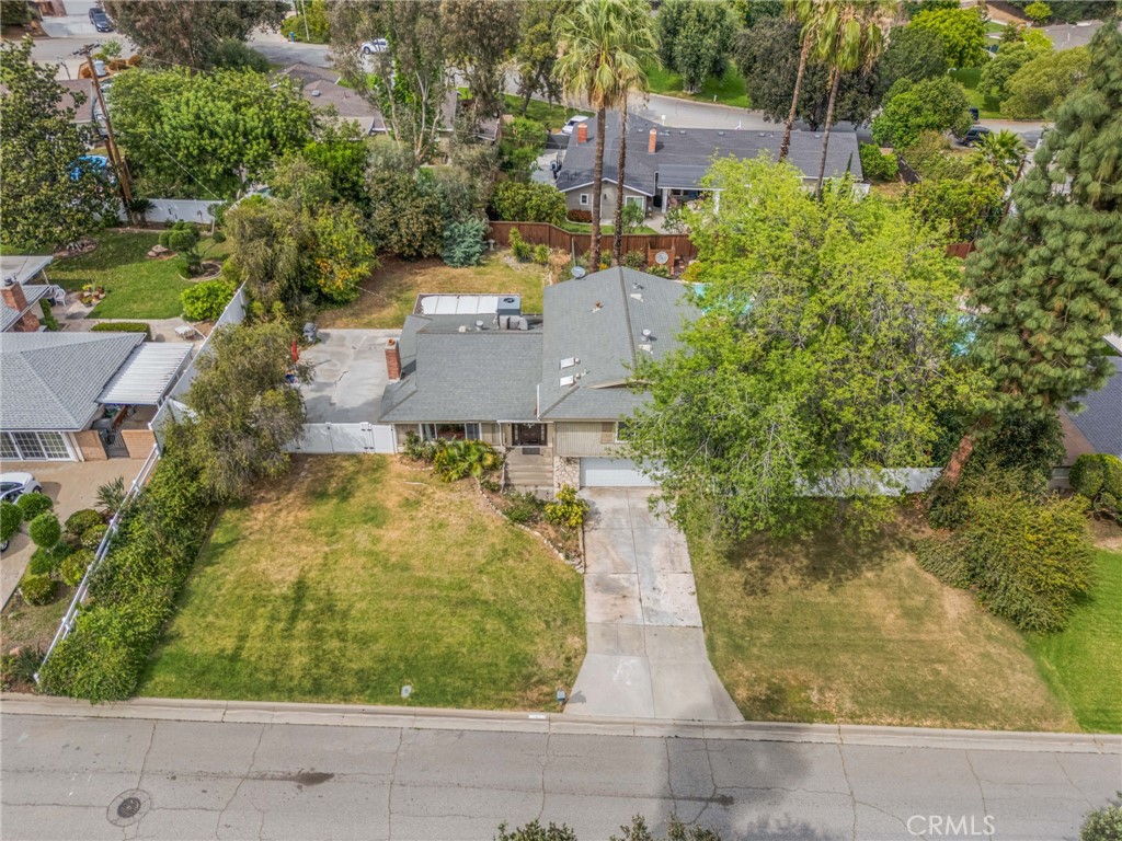2367 Deerhorn Drive Riverside, CA 92506 - Photo 4 of 67