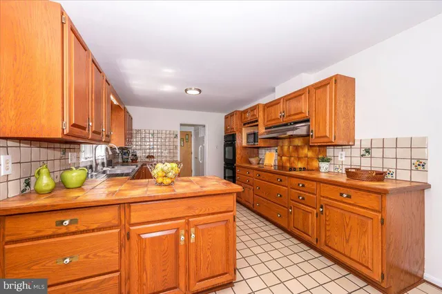 $739,900 | 302 Notley Court, Silver Spring, MD 20905