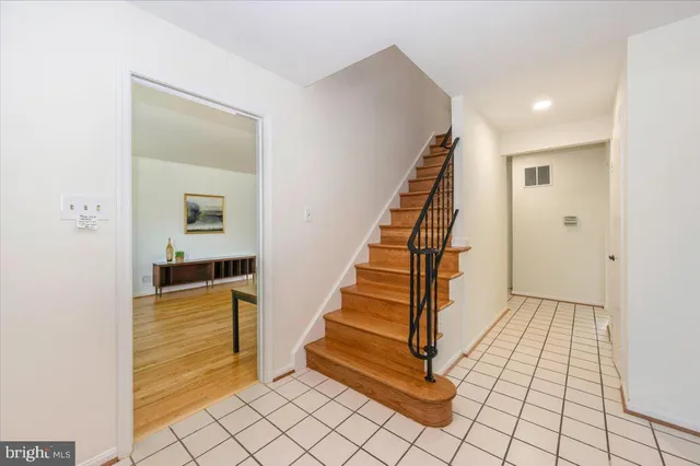 $739,900 | 302 Notley Court, Silver Spring, MD 20905