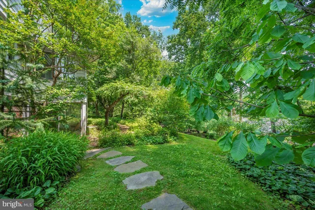 $739,900 | 302 Notley Court, Silver Spring, MD 20905