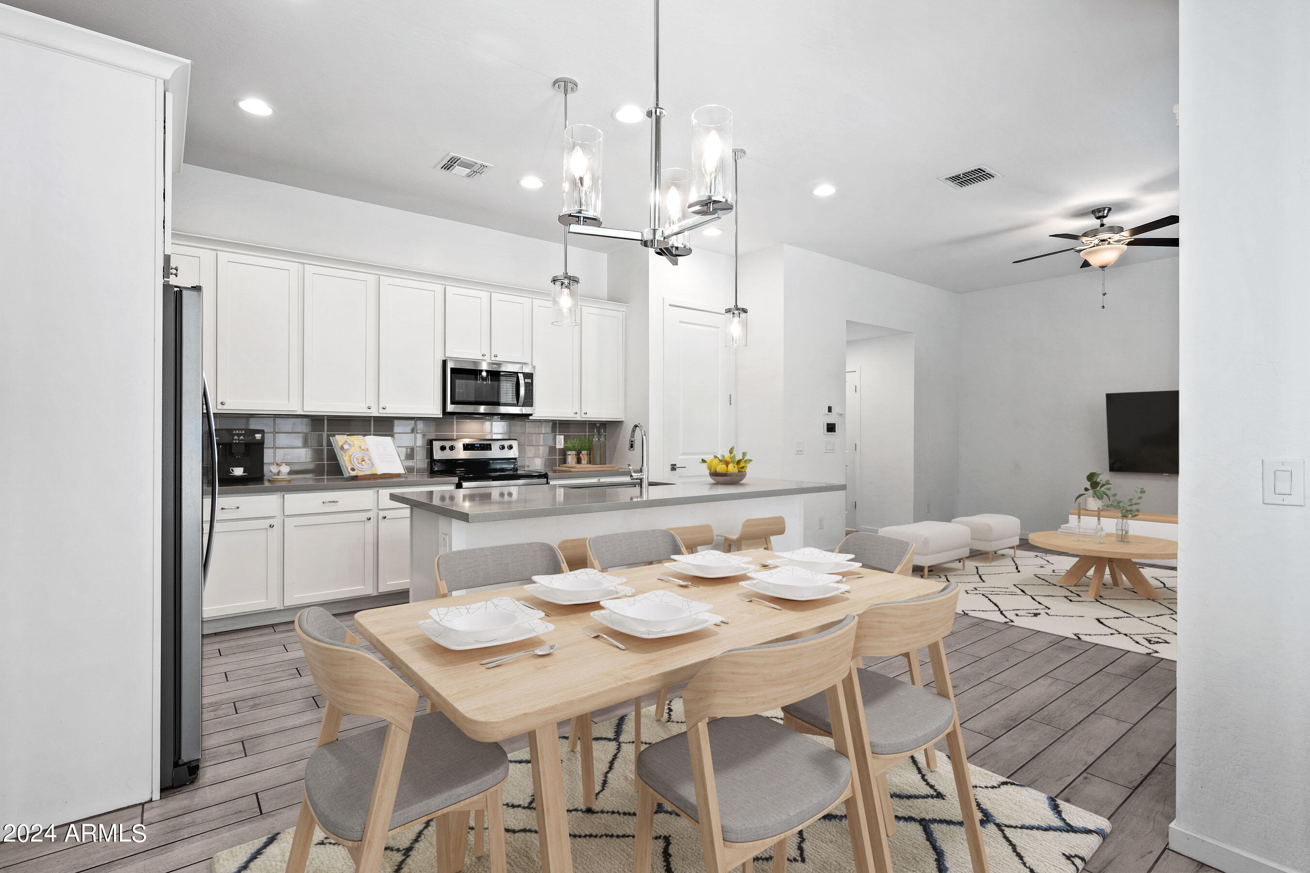 901 South Smith Road, Unit 1012 Tempe, AZ 85281 - Photo 1 of 27 1012 - kitchen dining