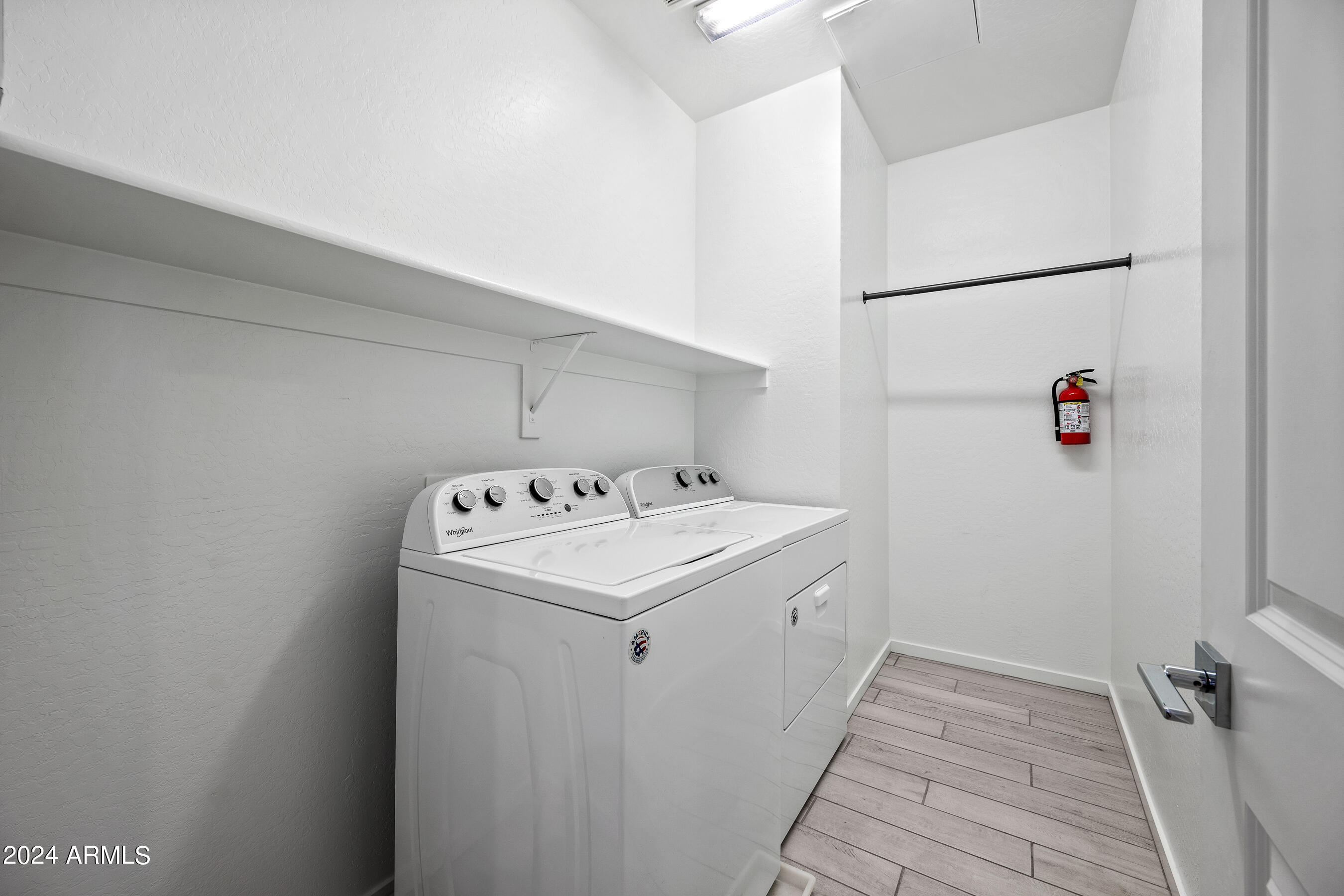 901 South Smith Road, Unit 1012 Tempe, AZ 85281 - Photo 19 of 27 1012 - Laundry