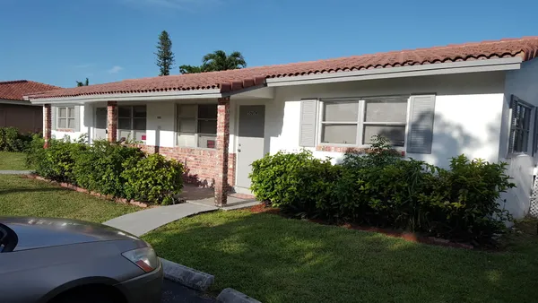 $2,100 | 4011 Woodside Drive, Unit NS, Coral Springs, FL 33065