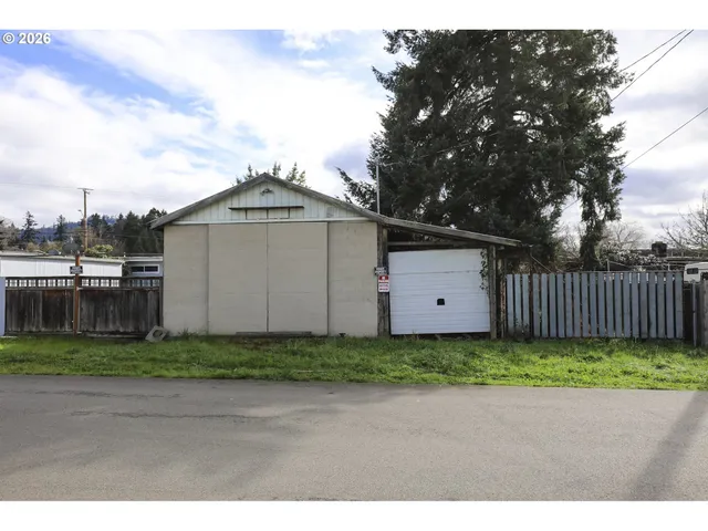$139,900 | 491 Northwest Douglas Boulevard, Winston, OR 97496