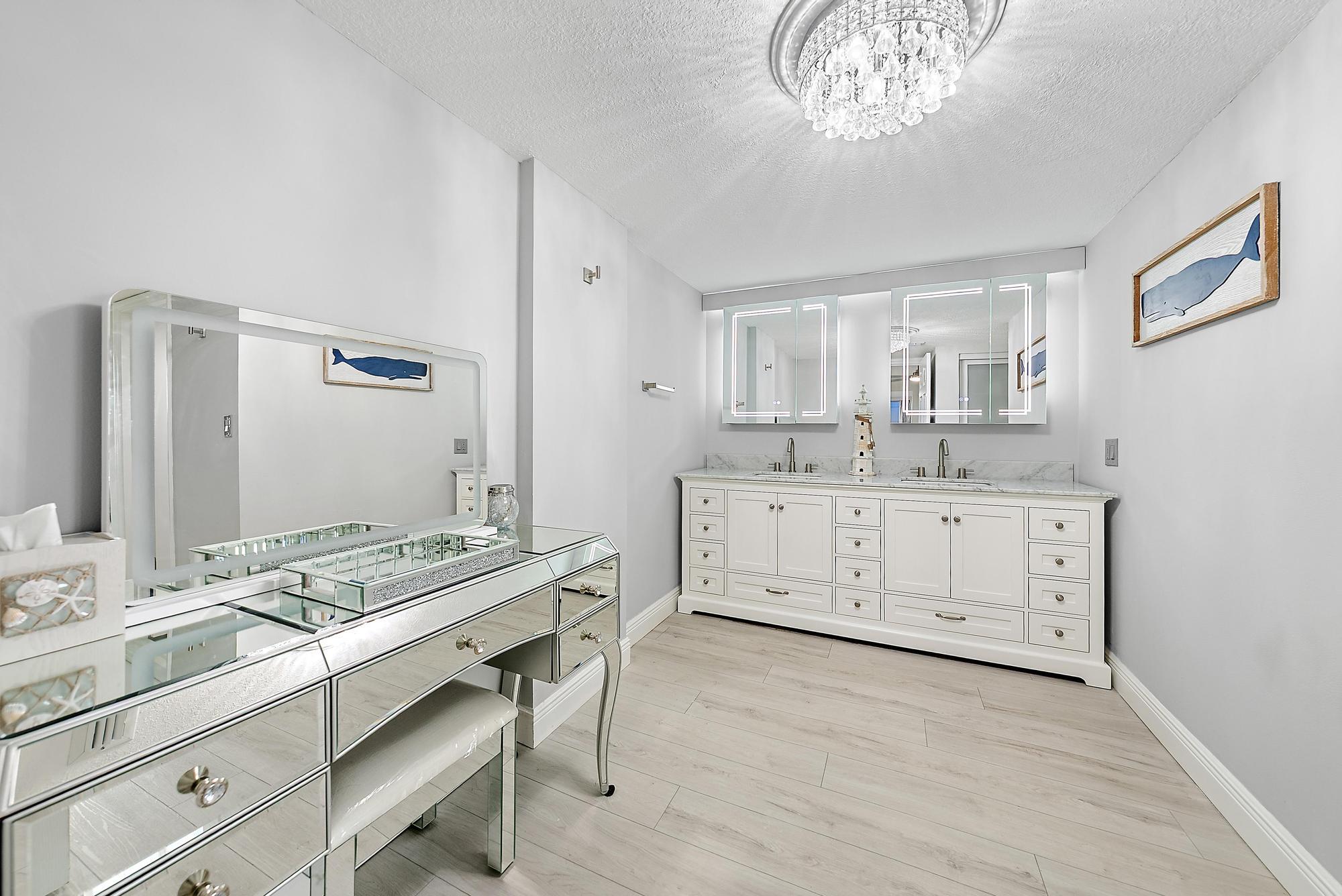 1605 Highway 1, Unit 303M1 Jupiter, FL 33477 - Photo 14 of 31 Primary Bath