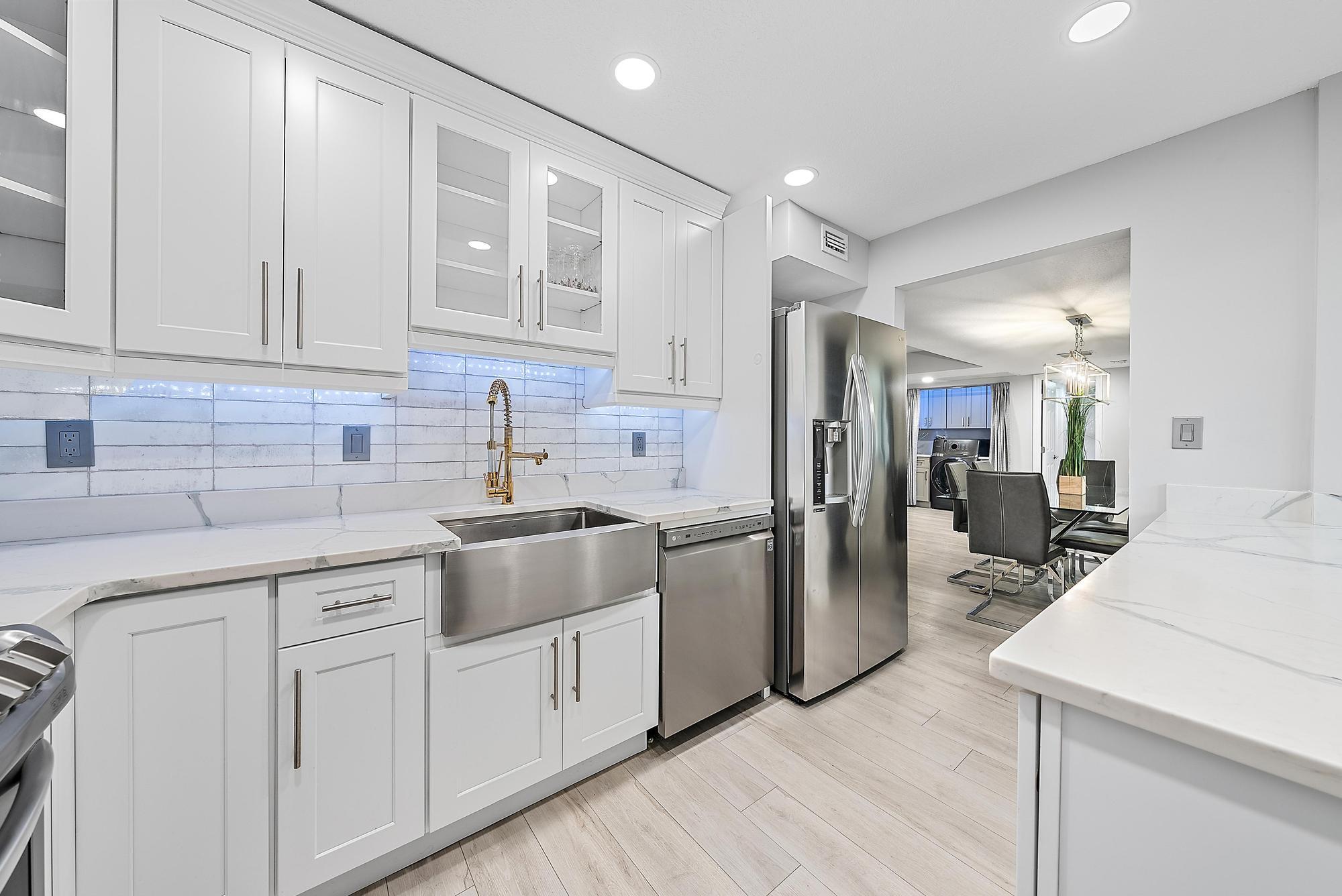 1605 Highway 1, Unit 303M1 Jupiter, FL 33477 - Photo 8 of 31 Kitchen