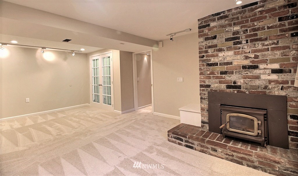 500 Mt Defiance Circle Southwest Issaquah, WA 98027 - Photo 16 of 25