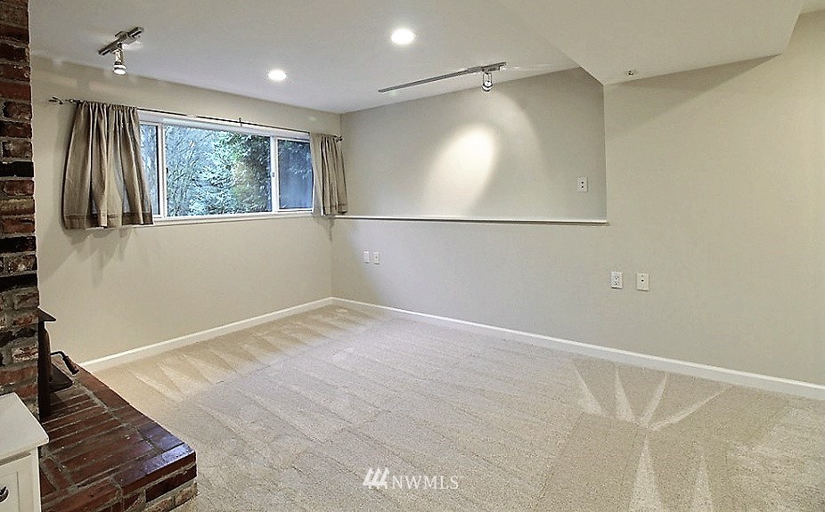 500 Mt Defiance Circle Southwest Issaquah, WA 98027 - Photo 17 of 25