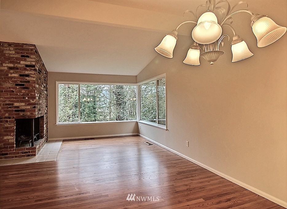 500 Mt Defiance Circle Southwest Issaquah, WA 98027 - Photo 3 of 25