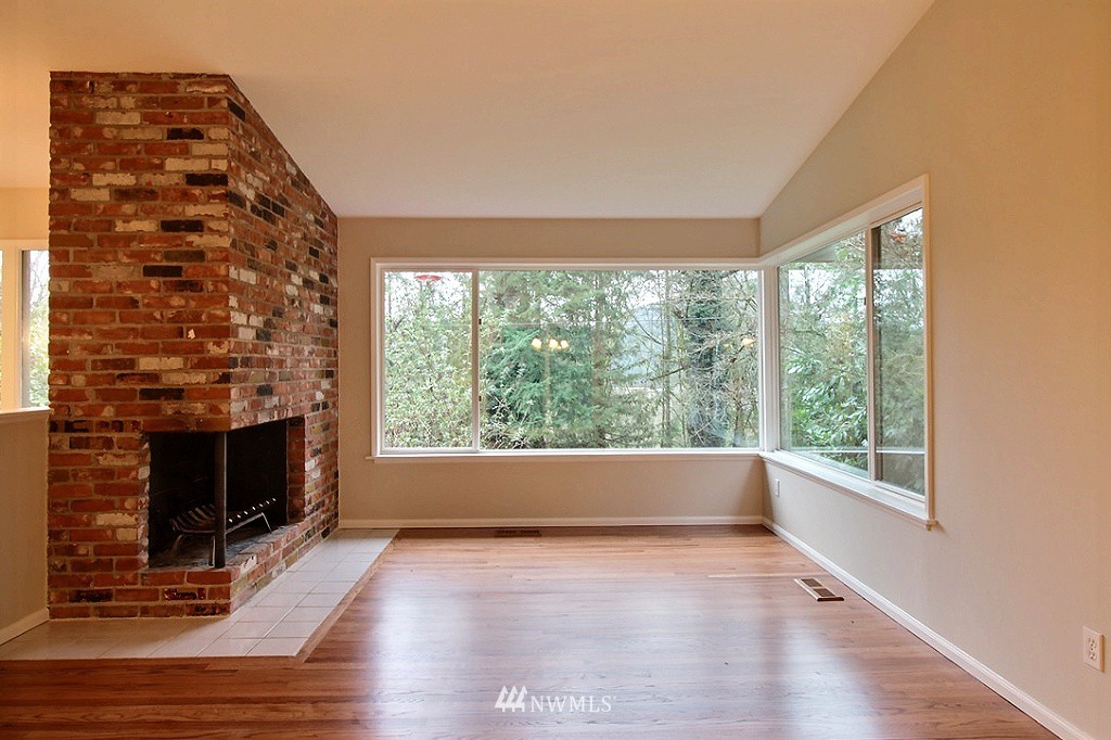 500 Mt Defiance Circle Southwest Issaquah, WA 98027 - Photo 4 of 25