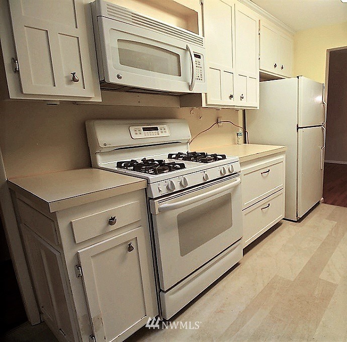 500 Mt Defiance Circle Southwest Issaquah, WA 98027 - Photo 8 of 25