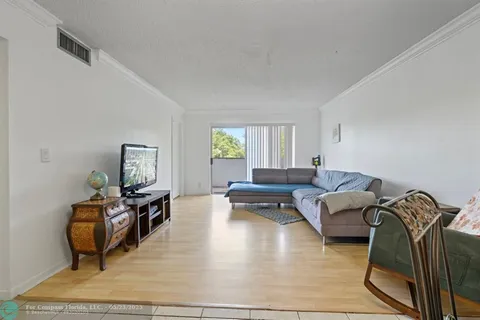 $125,000 | 6075 North Sabal Palm Boulevard, Unit 301, Tamarac, FL 33319