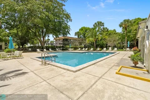 $125,000 | 6075 North Sabal Palm Boulevard, Unit 301, Tamarac, FL 33319