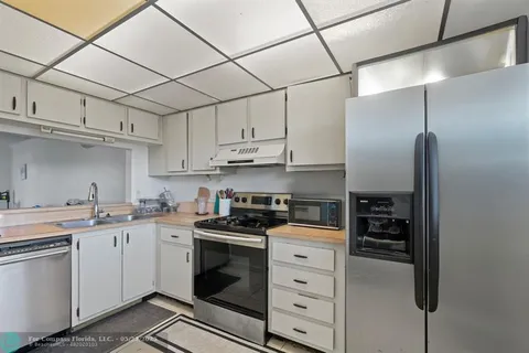 $125,000 | 6075 North Sabal Palm Boulevard, Unit 301, Tamarac, FL 33319