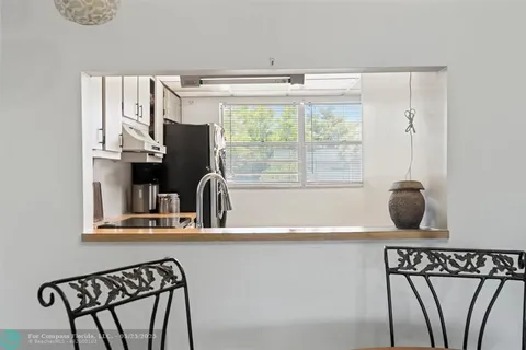 $125,000 | 6075 North Sabal Palm Boulevard, Unit 301, Tamarac, FL 33319