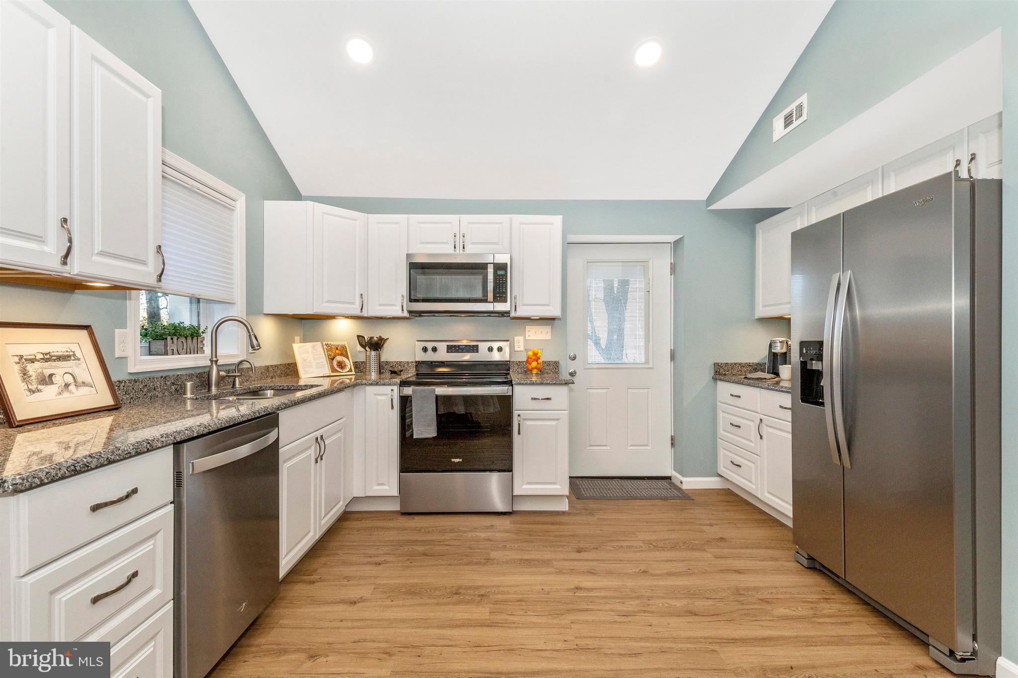 417 Twin Arch Road Mount Airy, MD 21771 - Photo 9 of 59 Upgraded Kitchen & Appliances