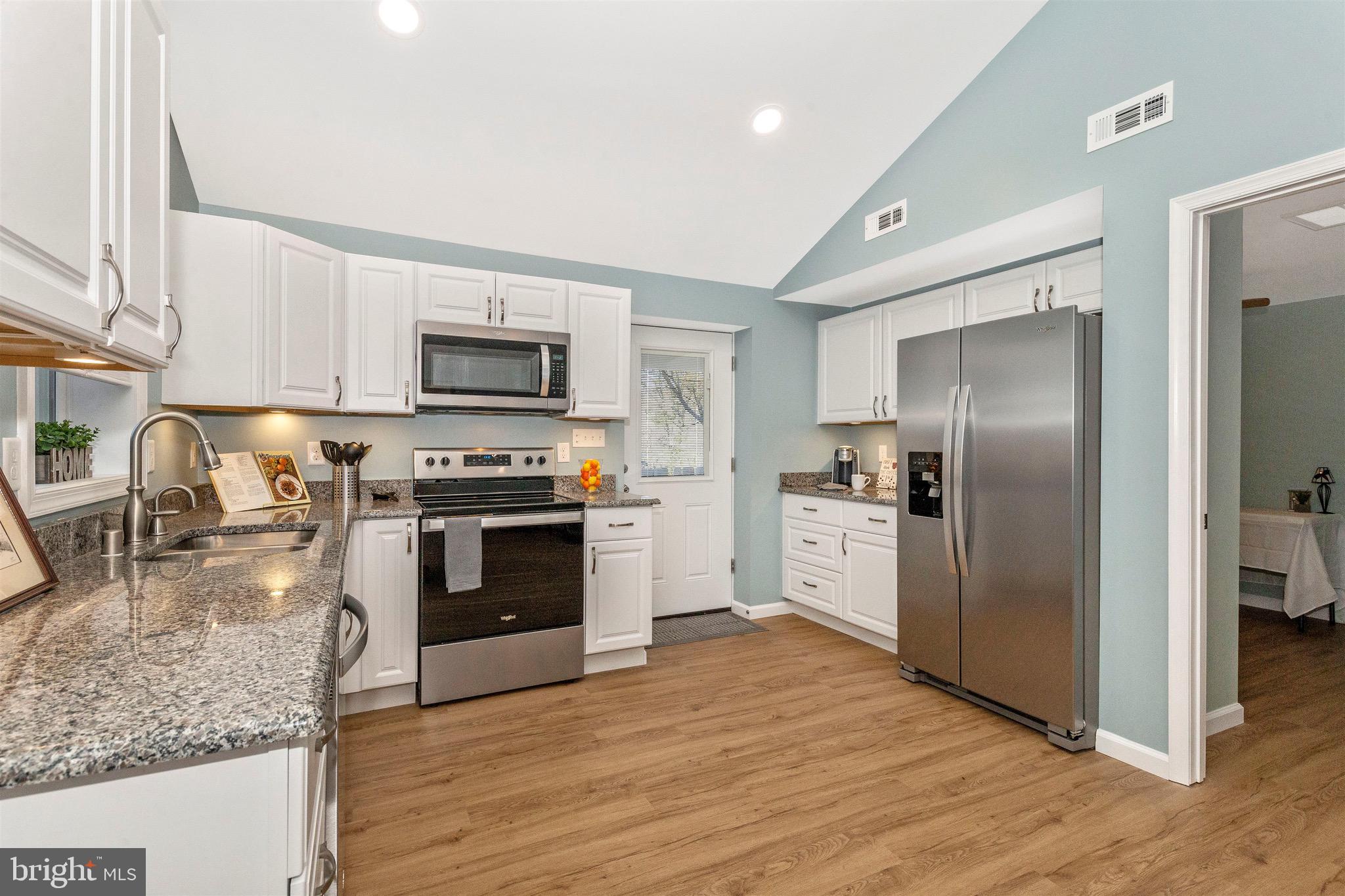 417 Twin Arch Road Mount Airy, MD 21771 - Photo 10 of 59 Beautiful Kitchen! A MUST SEE!