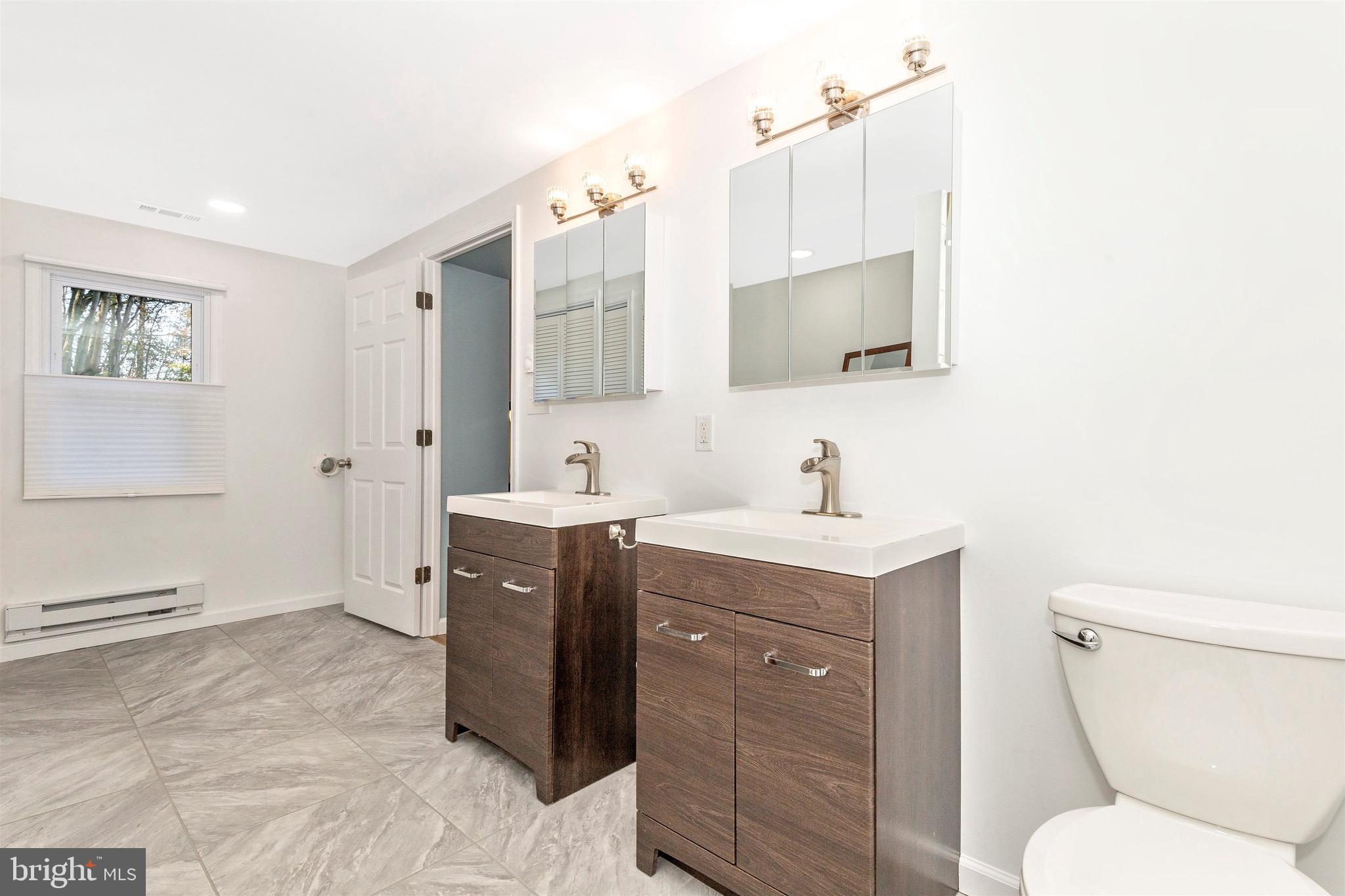 417 Twin Arch Road Mount Airy, MD 21771 - Photo 29 of 59 Bright and Spacious Bathroom!!!