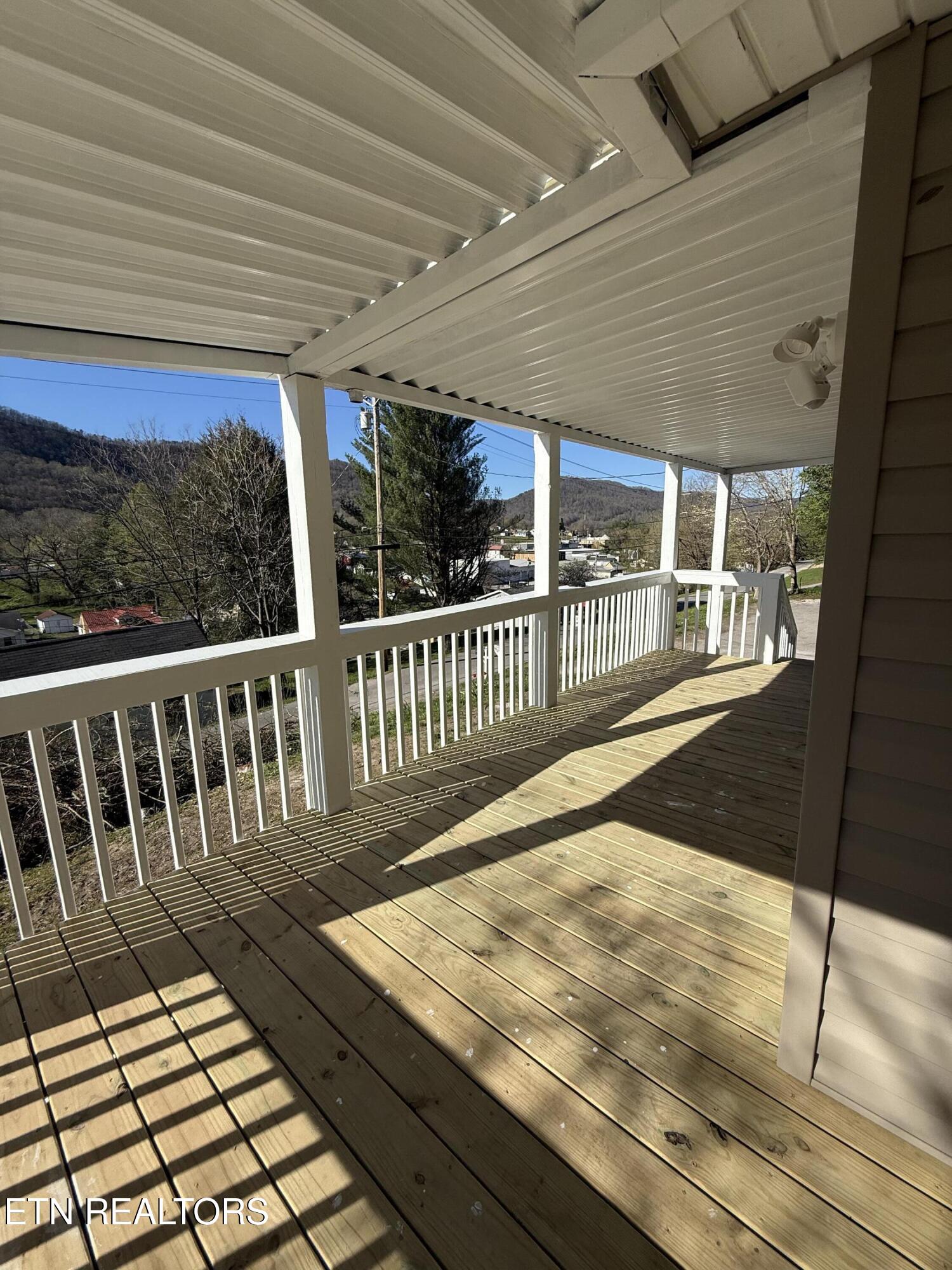 717 Cherry Street La Follette, TN 37766 - Photo 20 of 33 IMG_5777