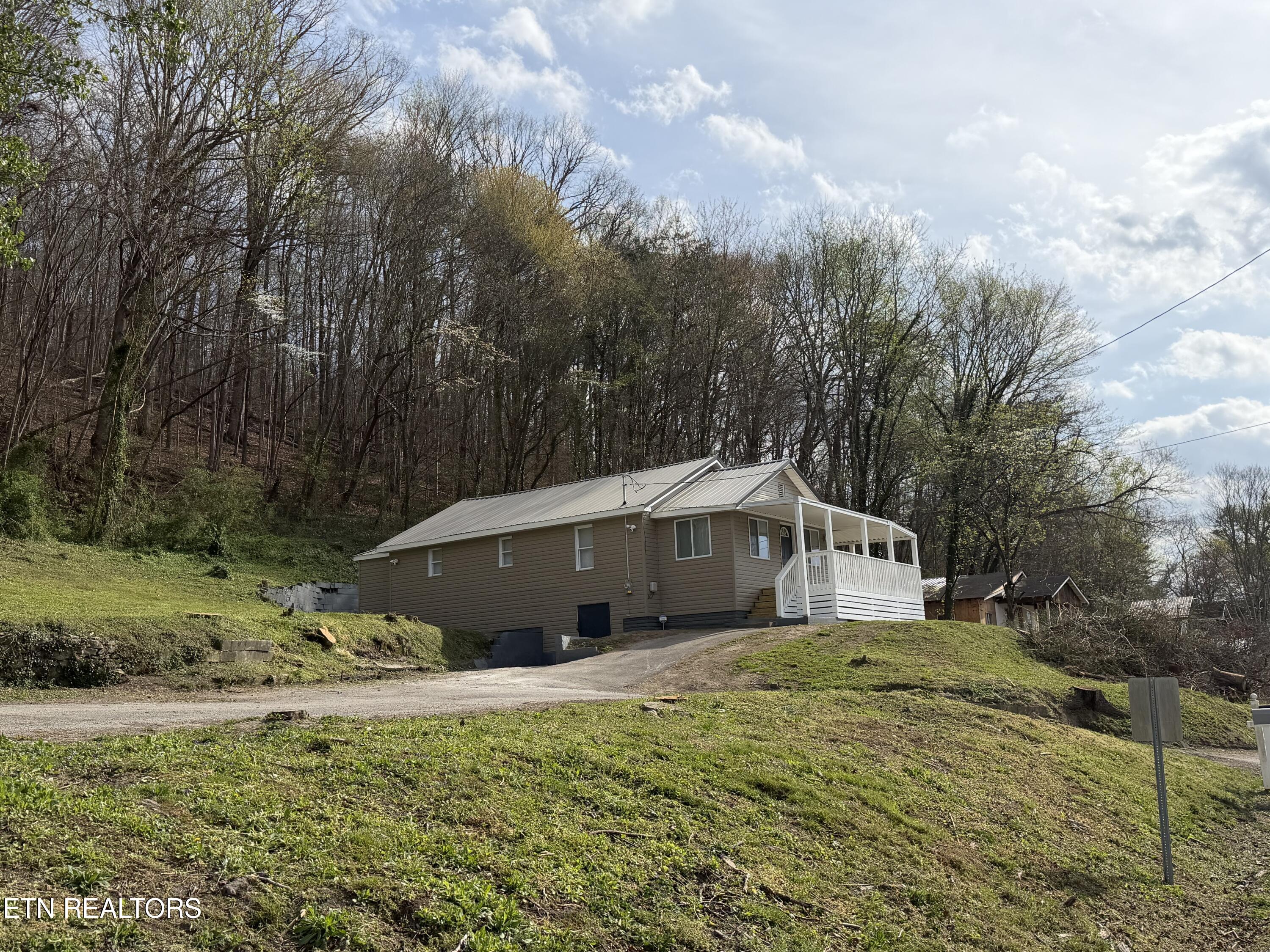 717 Cherry Street La Follette, TN 37766 - Photo 26 of 33 IMG_9460