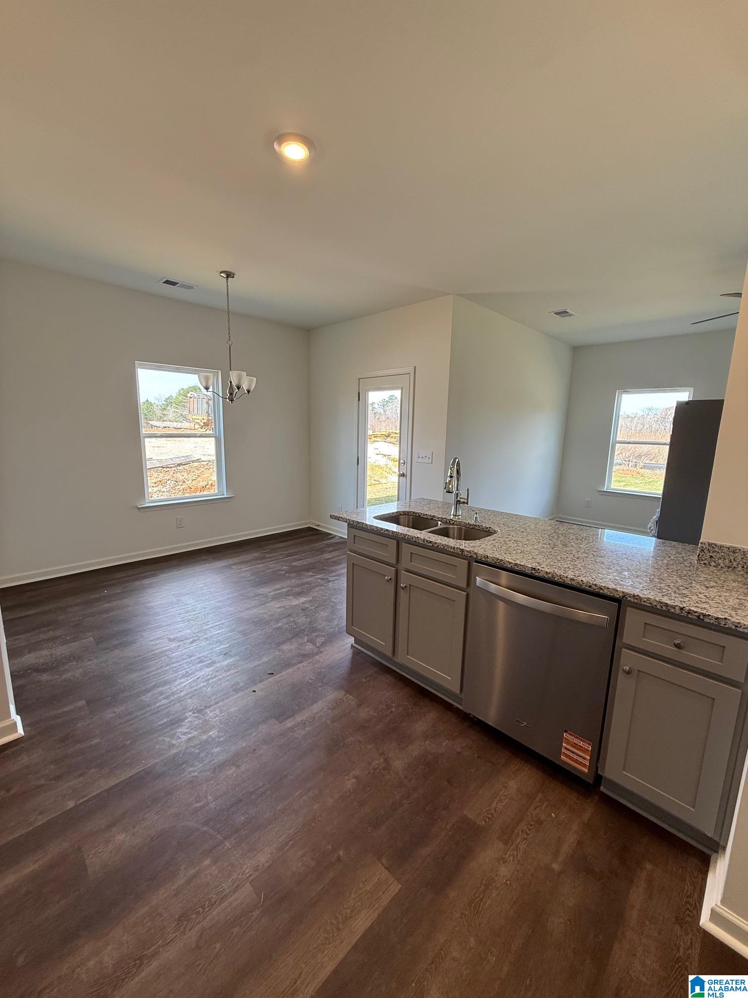 258 Chappell Street Sylacauga, AL 35151 - Photo 4 of 17