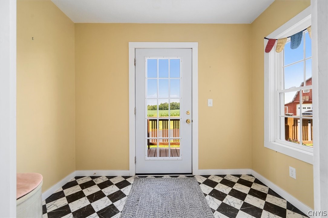 6712 Greenway New London Road Rome, NY 13478 - Photo 8 of 40 Foyer