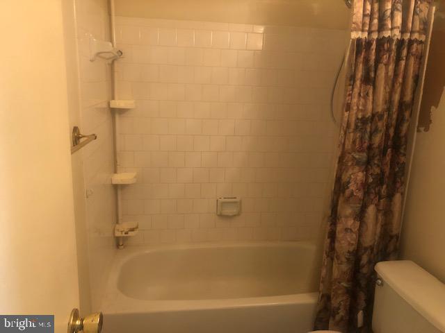 4033 Issacs Road Baltimore, MD 21220 - Photo 18 of 33 Upper level full hall bath