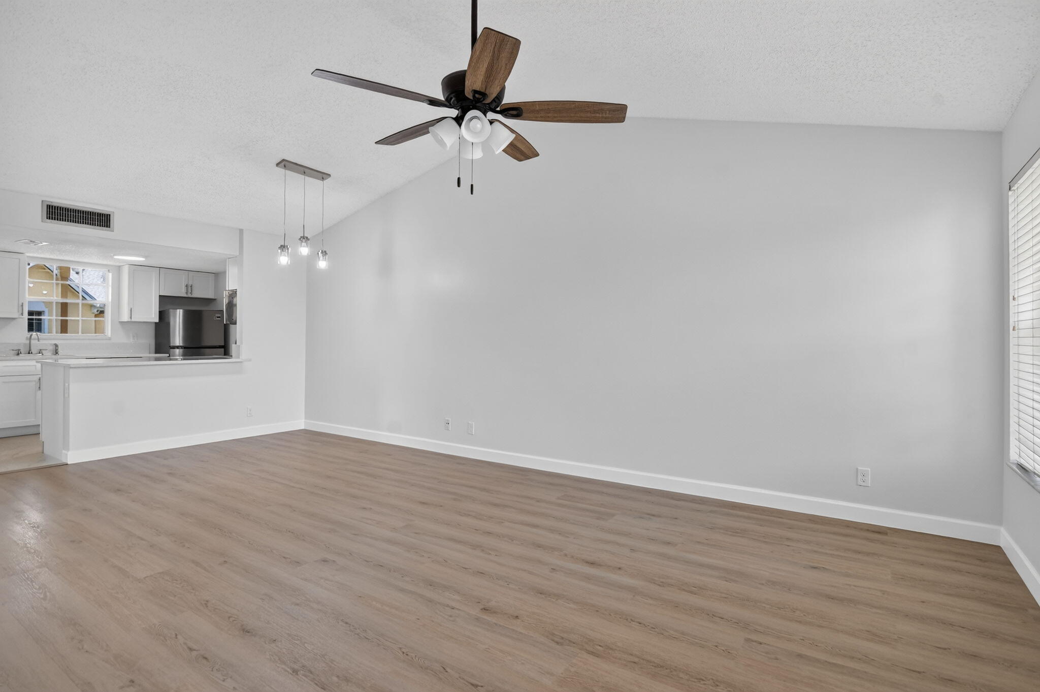 6323 La Costa Drive, Unit M Boca Raton, FL 33433 - Photo 12 of 33 living