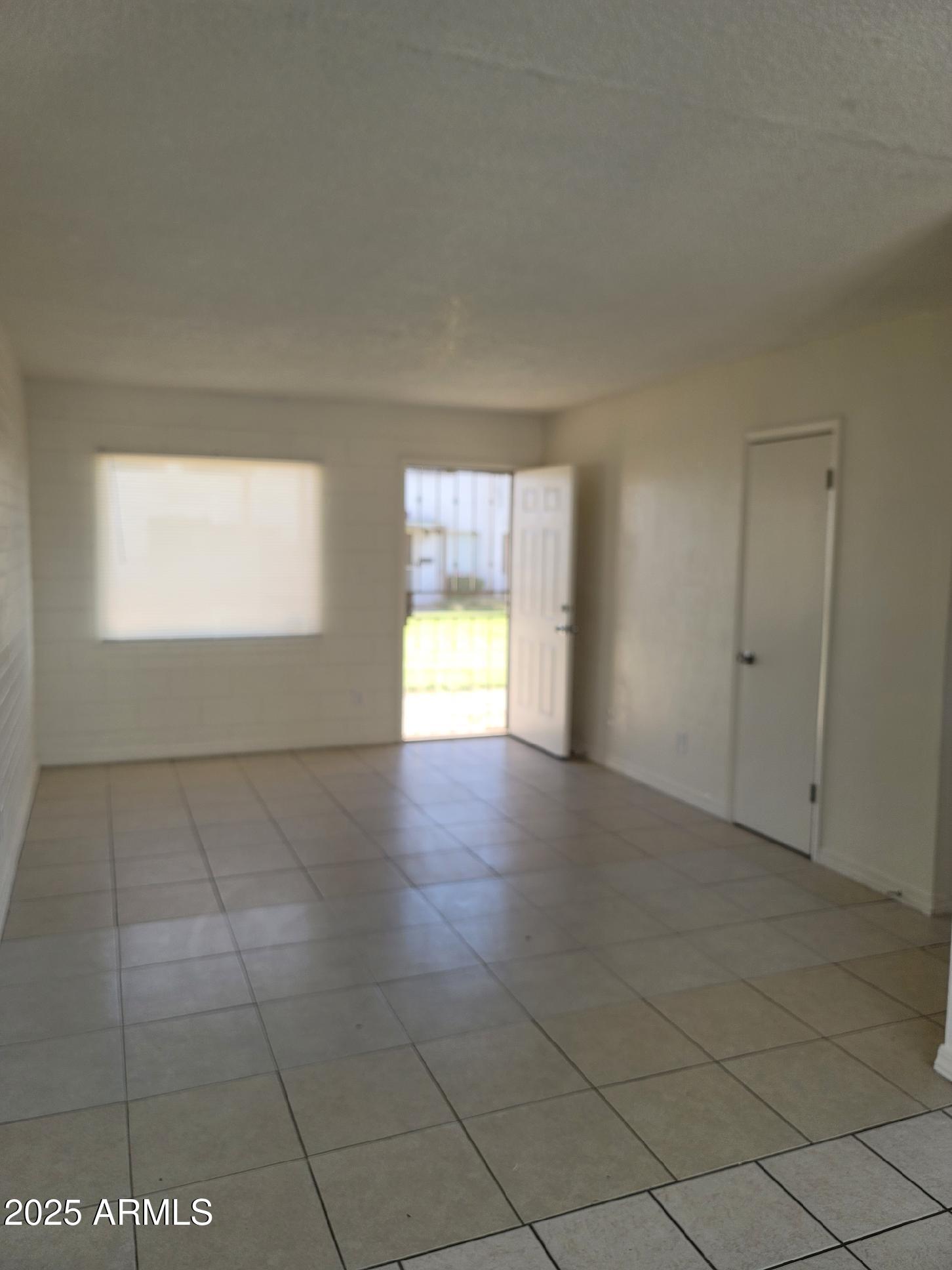 7109 West Wolf Street Phoenix, AZ 85033 - Photo 13 of 20 w1