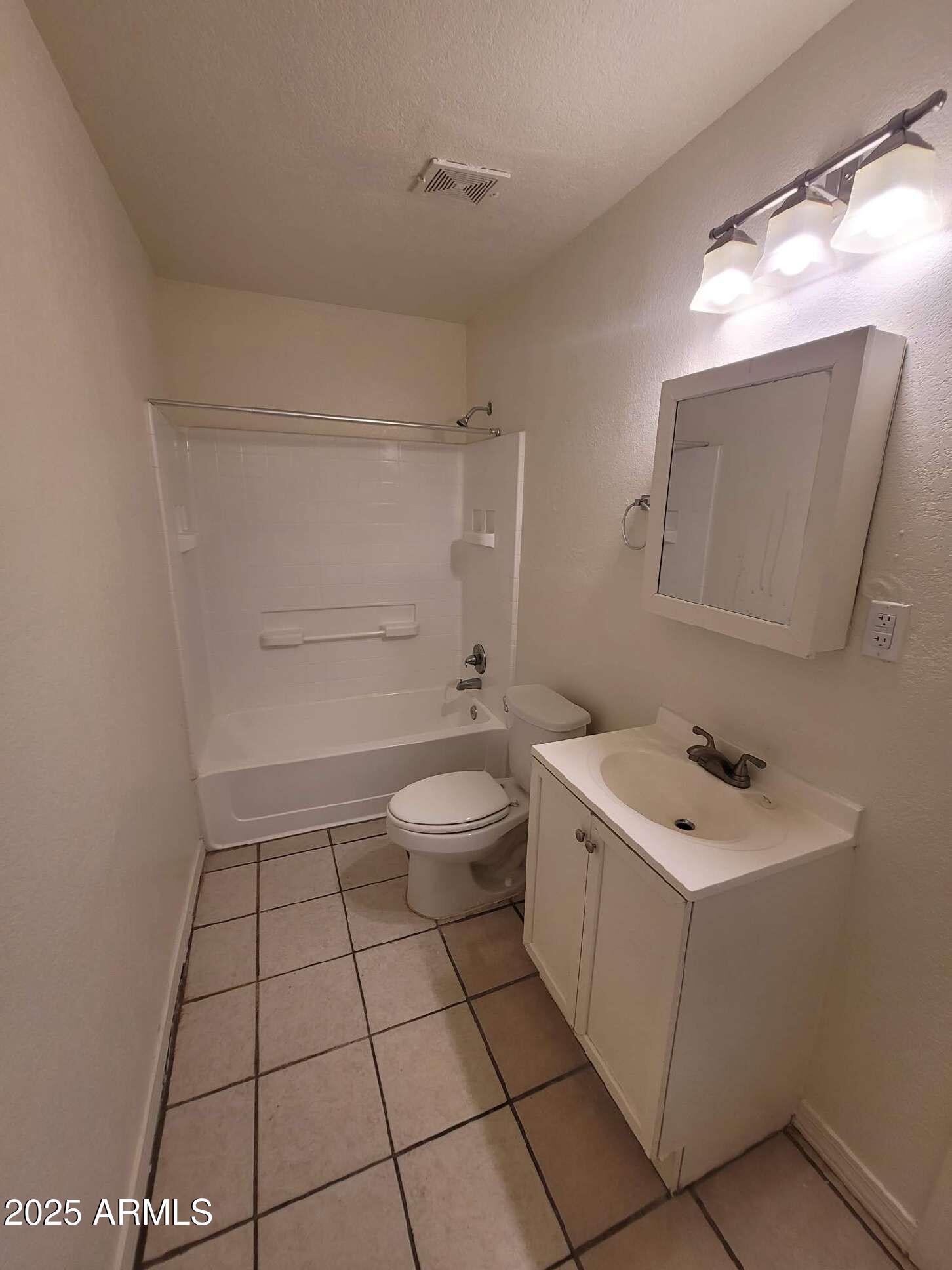 7109 West Wolf Street Phoenix, AZ 85033 - Photo 18 of 20 w6