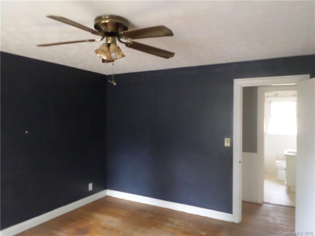 623 Higate Road Hendersonville, NC 28791 - Photo 7 of 21 Gallery Image 7