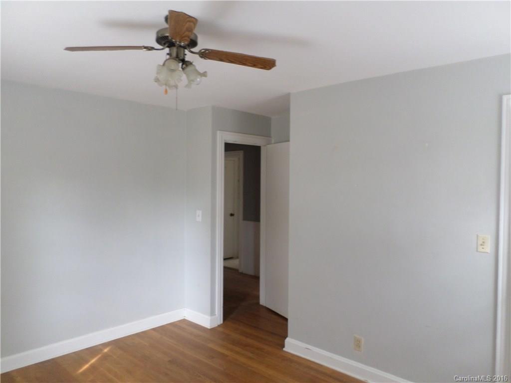 623 Higate Road Hendersonville, NC 28791 - Photo 9 of 21 Gallery Image 9