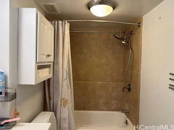 $2,700 | 521 Hahaione Street, Unit 217G, Honolulu, HI 96825