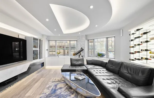 $1,449,000 | 210 East 47th Street, Unit 11F | Midtown East