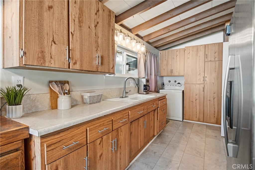 534 South Devon Road Orange, CA 92868 - Photo 12 of 31 Kitchen