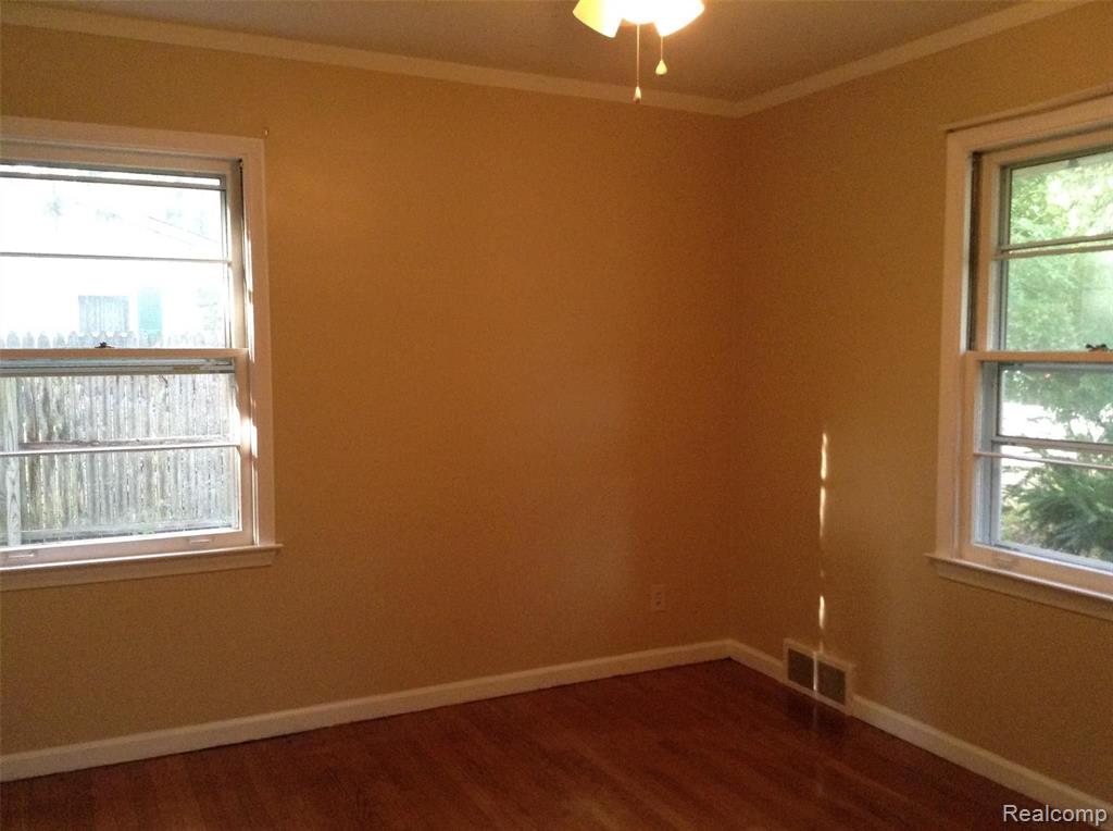 21101 Greenview Road Southfield, MI 48075 - Photo 23 of 28