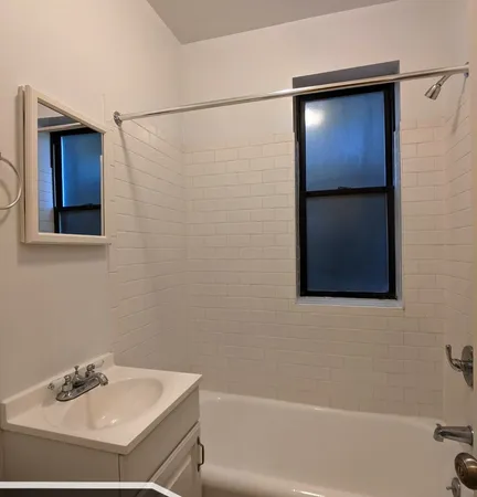 $1,250 | 1742 North Humboldt Boulevard, Unit 208, Chicago, IL 60647