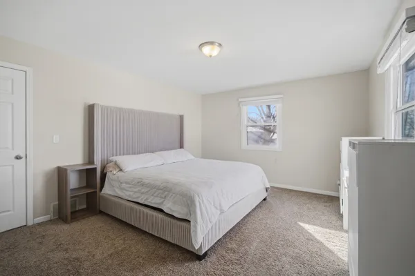 $450,000 | 766 Michigan Avenue, South Elgin, IL 60177