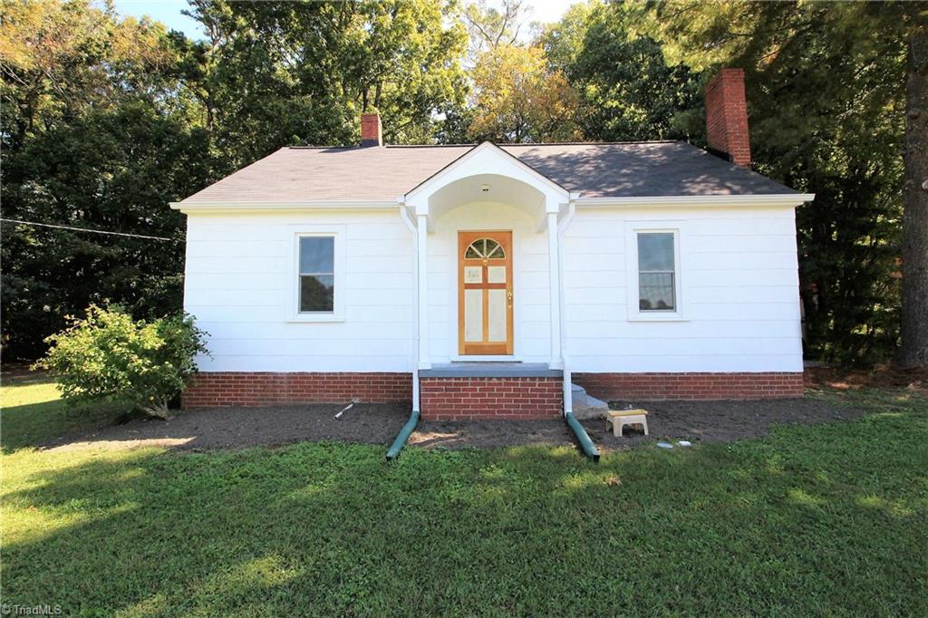 3065 Plantation Road Winston-Salem, NC 27105 - Photo 1 of 19 Gallery Image 1