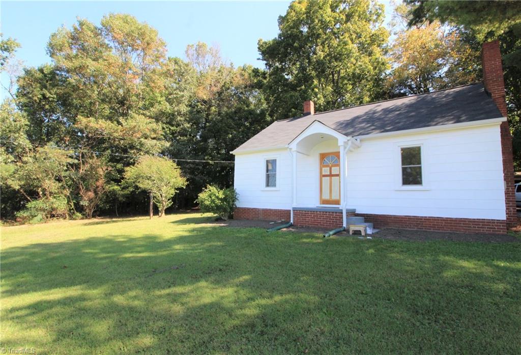 3065 Plantation Road Winston-Salem, NC 27105 - Photo 2 of 19 Gallery Image 2