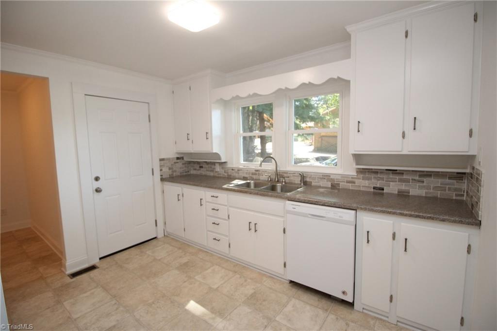 3065 Plantation Road Winston-Salem, NC 27105 - Photo 13 of 19 Gallery Image 13