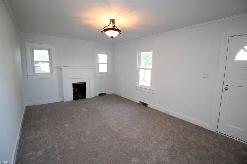 3065 Plantation Road Winston-Salem, NC 27105 - Photo 3 of 19 Gallery Image 3