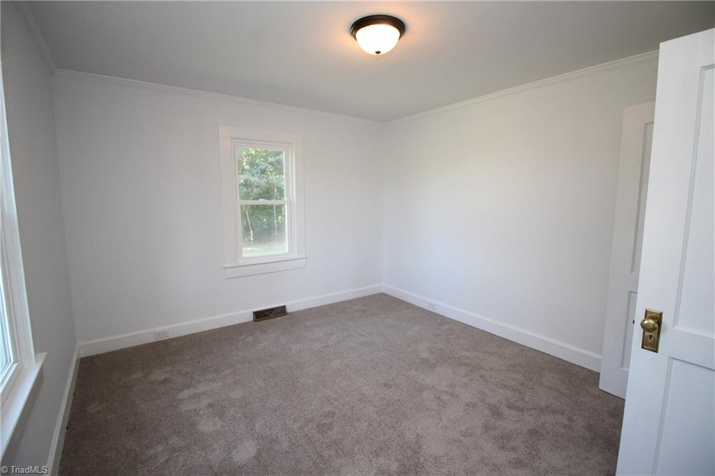 3065 Plantation Road Winston-Salem, NC 27105 - Photo 6 of 19 Gallery Image 6