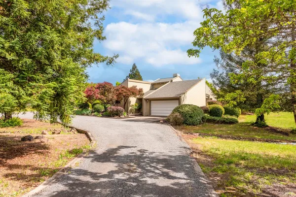 $1,699,000 | 1084 Red Tail Road, Healdsburg, CA 95448